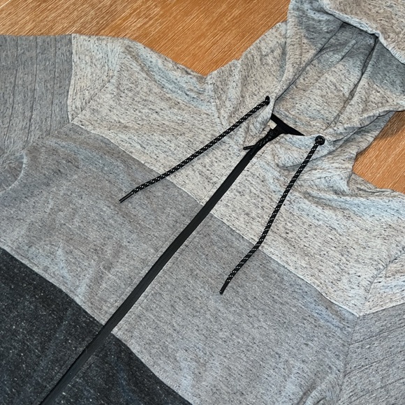 Etoic color block hoodie. Size L. NWOT - Picture 2 of 5
